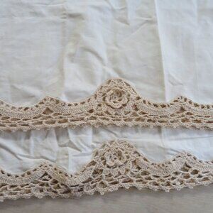 Vintage Pair of 2 Beige Cotton Pillowcases Crochet Lace Trim Standard 20x31 NEW